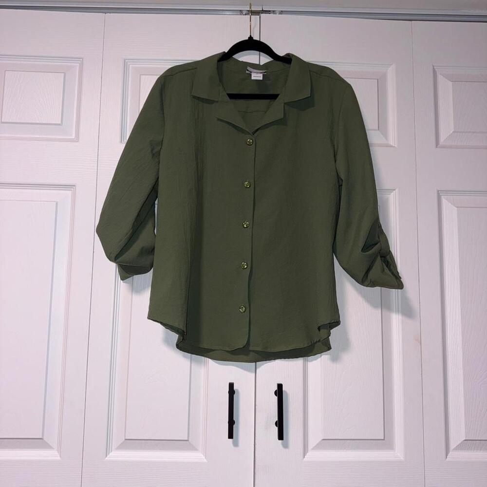 Bon Worth olive green button-up blouse with 3/4 sleeves, size L #workwear #profe